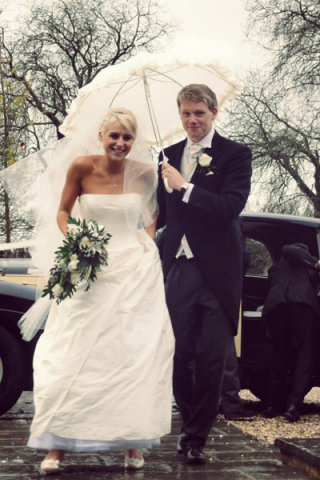 Winter wedding with a classic shower bouquet. Floral design by Cotswold Blooms, wedding florist based in Cheltenham.
