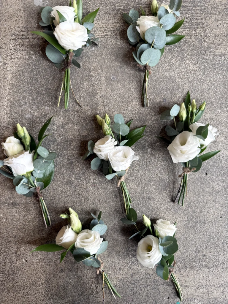 Delicate eustoma buttonholes for a natural look