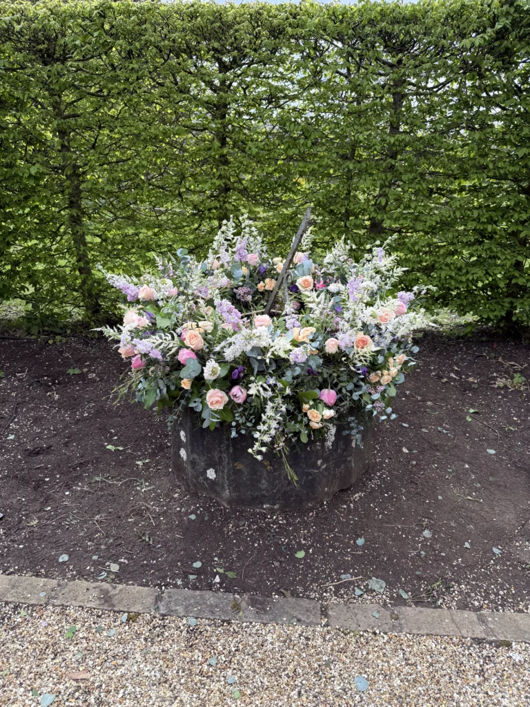 wedding flowers at Hyde House Cotswolds