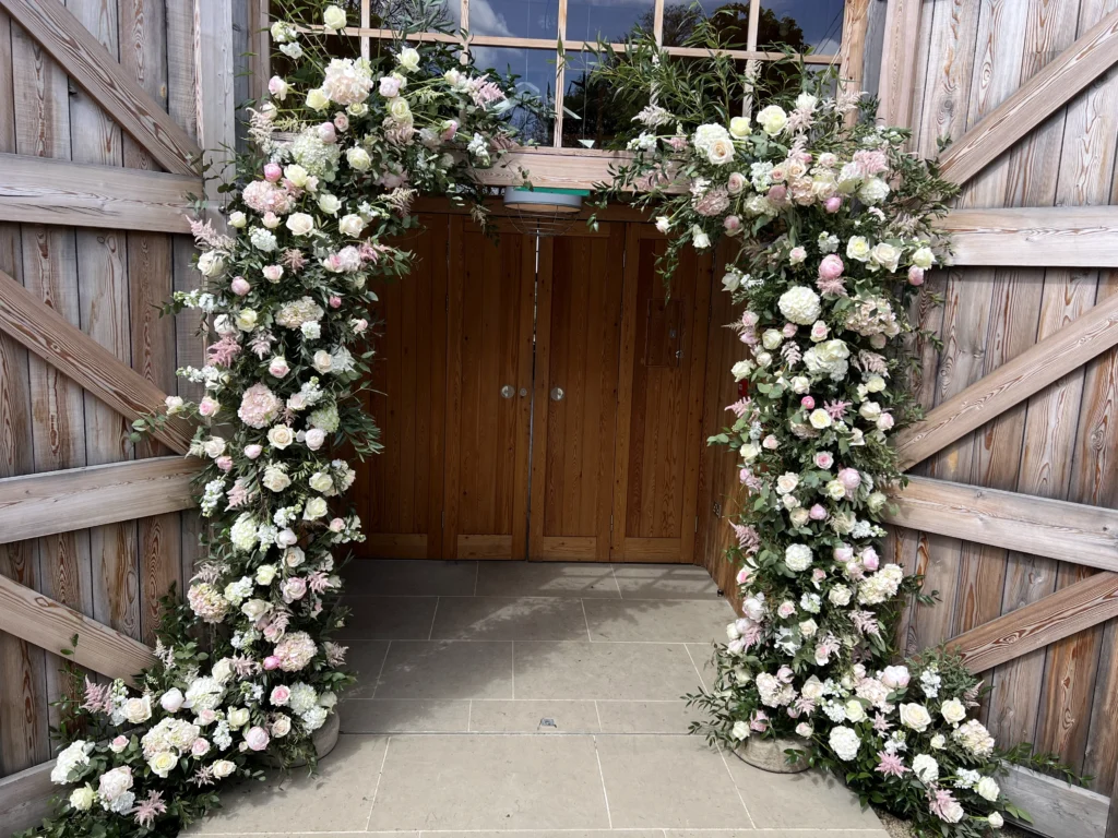 wedding flowers at Hyde House Cotswolds