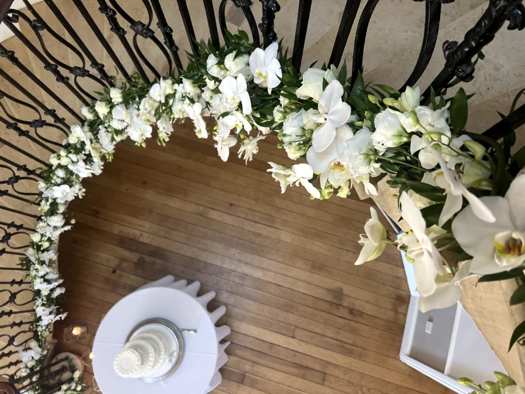 Seasonal wedding flowers at Eastington Park by Cotswold Blooms