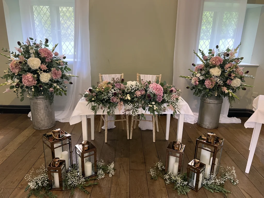 Ellenborough Park 16 Cotswold Blooms is a luxury wedding florist in Cheltenham and the Cotswolds, creating refined, bespoke floral designs using seasonal British flowers. Luxury wedding florist Ellenborough Park Gloucestershire