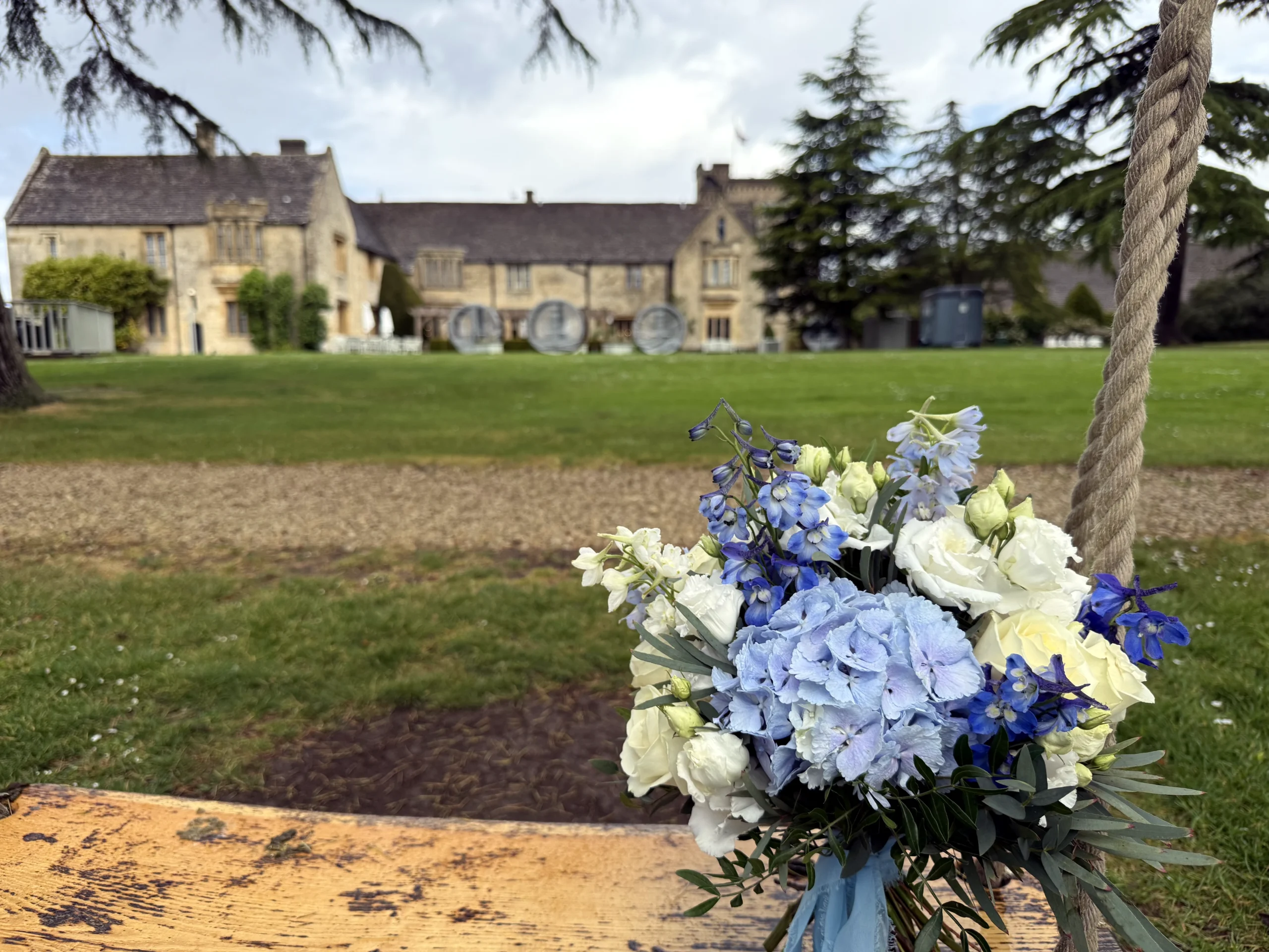 Venues 8 Cotswold Blooms is a luxury wedding florist in Cheltenham and the Cotswolds, creating refined, bespoke floral designs using seasonal British flowers. Luxury wedding flowers at Ellenborough Park Cheltenham by Cotswold Blooms