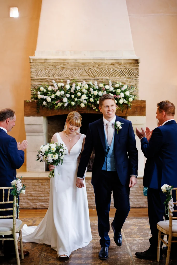 Oxleaze Barn 11 Cotswold Blooms is a luxury wedding florist in Cheltenham and the Cotswolds, creating refined, bespoke floral designs using seasonal British flowers. Cotswold Blooms wedding flowers at Oxleaze Barn Lechlade