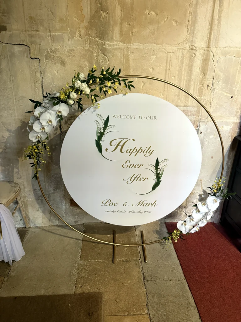 Seasonal wedding flowers at Sudeley Castle by Cotswold Blooms